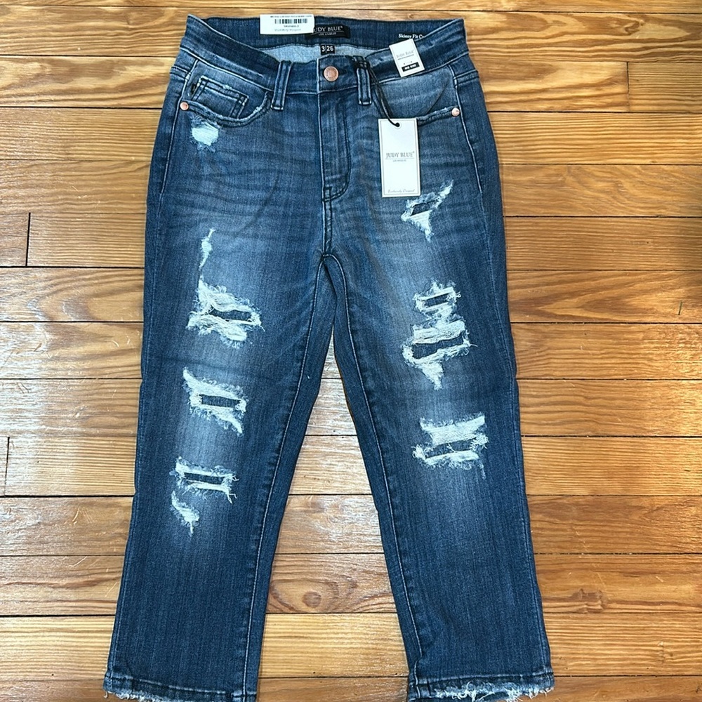 Judy blue mid rise contrast patch skinny capri